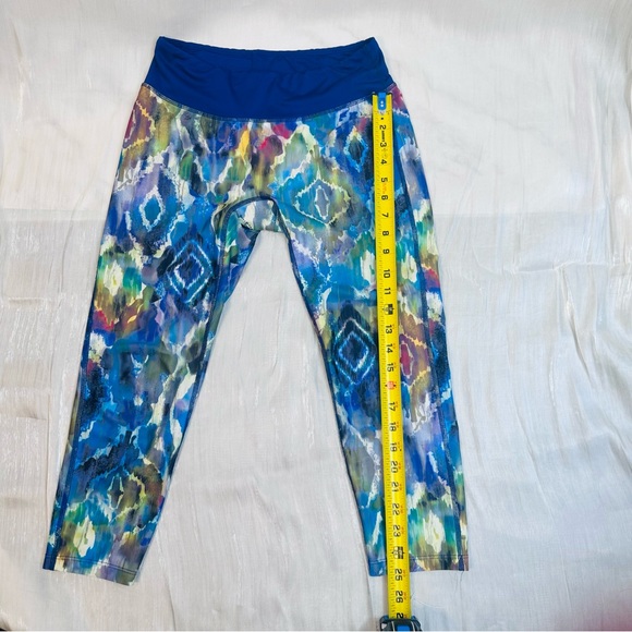 PRISMSPORT womens Medium purple green watercolor wicking cropped leggings - Picture 6 of 9